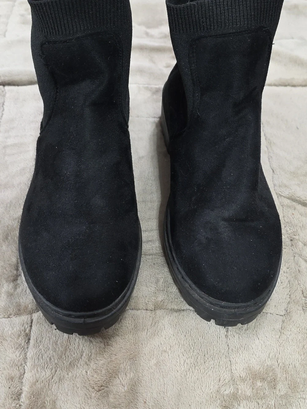 London Fog Women's Black Faux Suede Ankle Boots Pull-On Chunky Sole Sz 8 **READ*